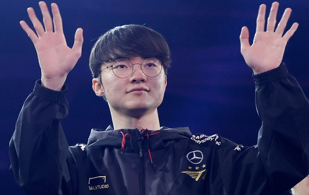 “Faker” Sang-hyeok to Stay with T1 Until 2029 – LoL Legend Extends Contract