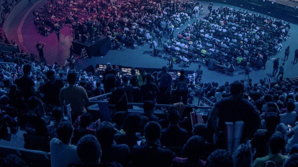 LEC Summer opens in Paris with best-of-three series and a roadtrip crowd