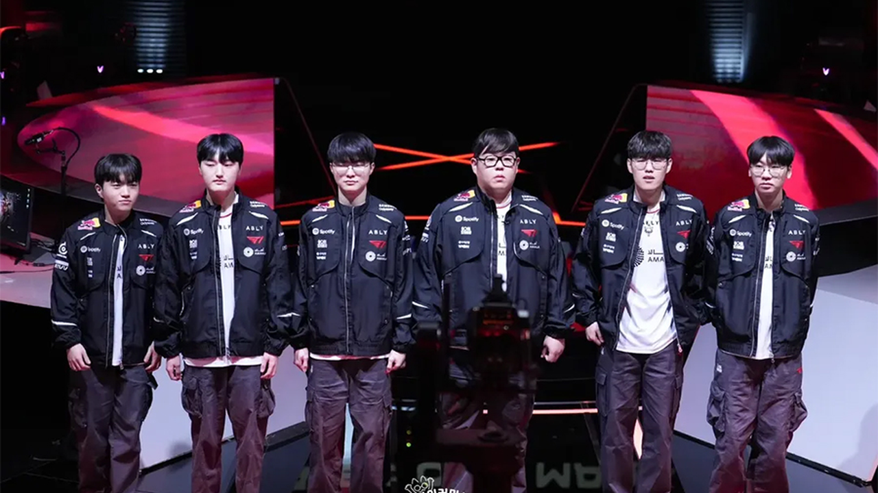 T1 players line up together during the 2026 LCK season