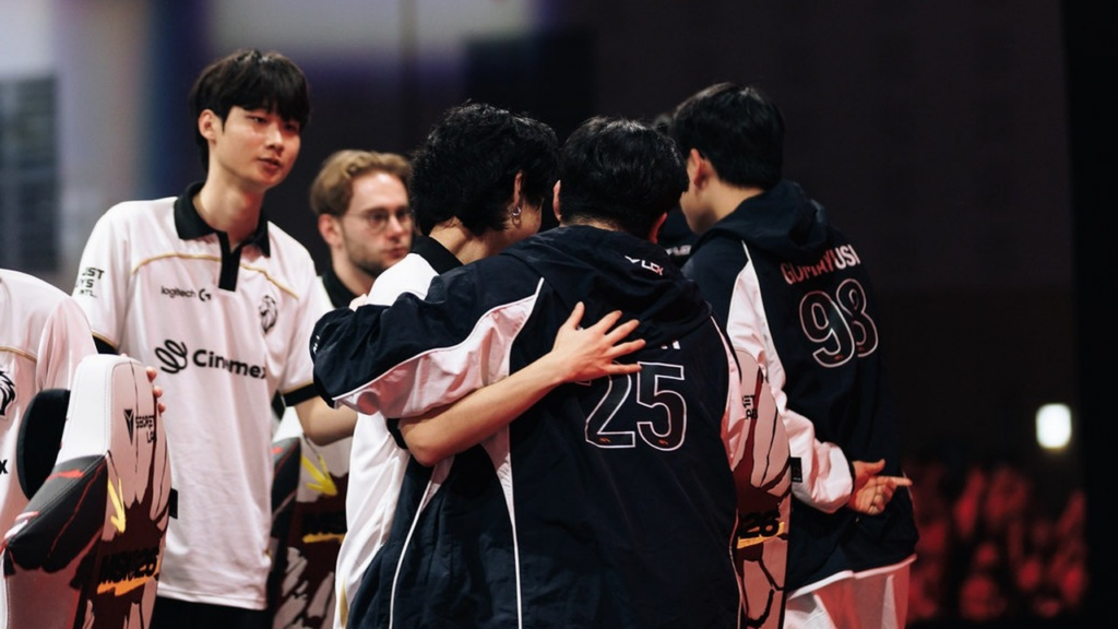 LYON beat Dignitas with a fast second game