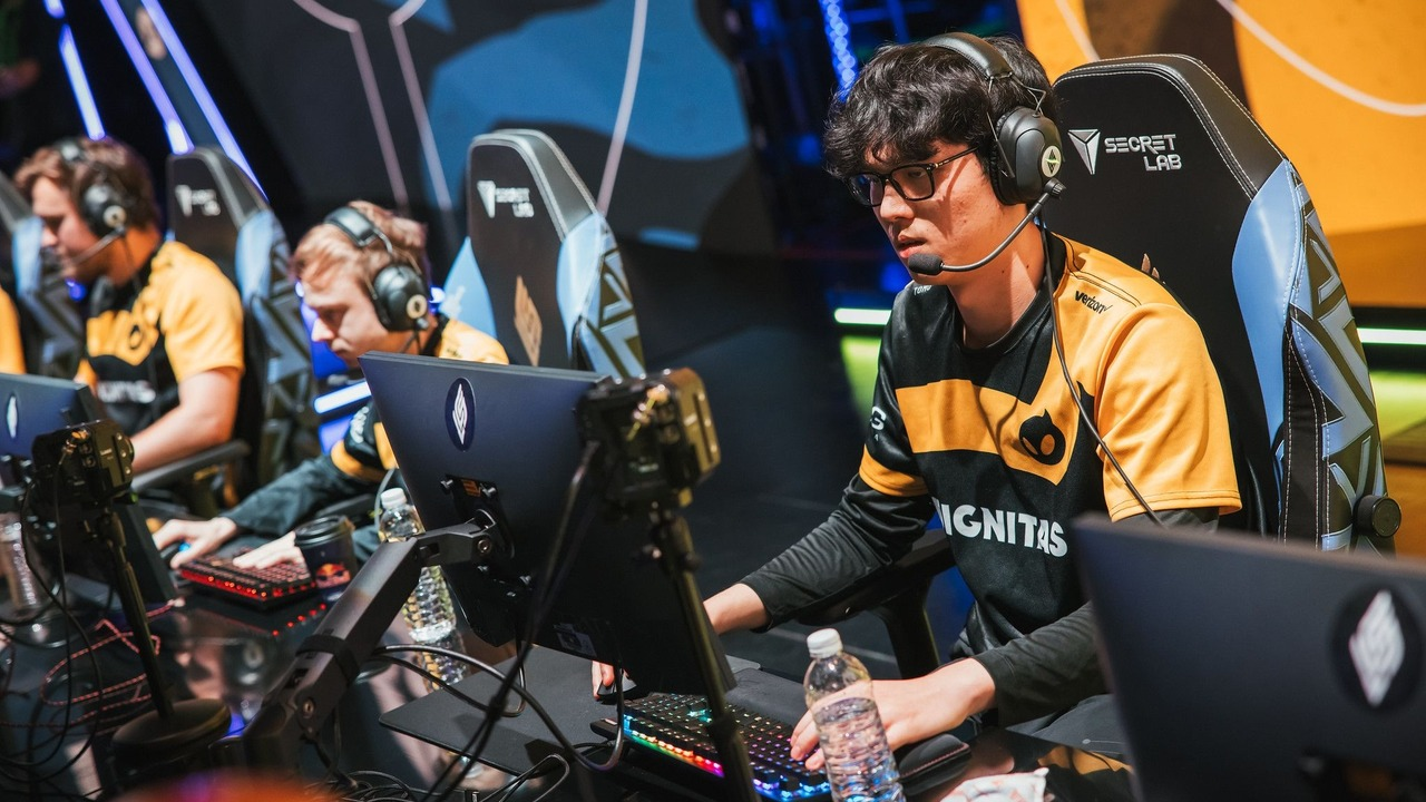 Dignitas players compete at their gaming desks