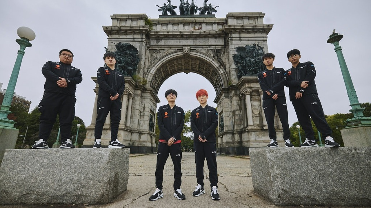 Top Esports players pose together at a League of Legends event
