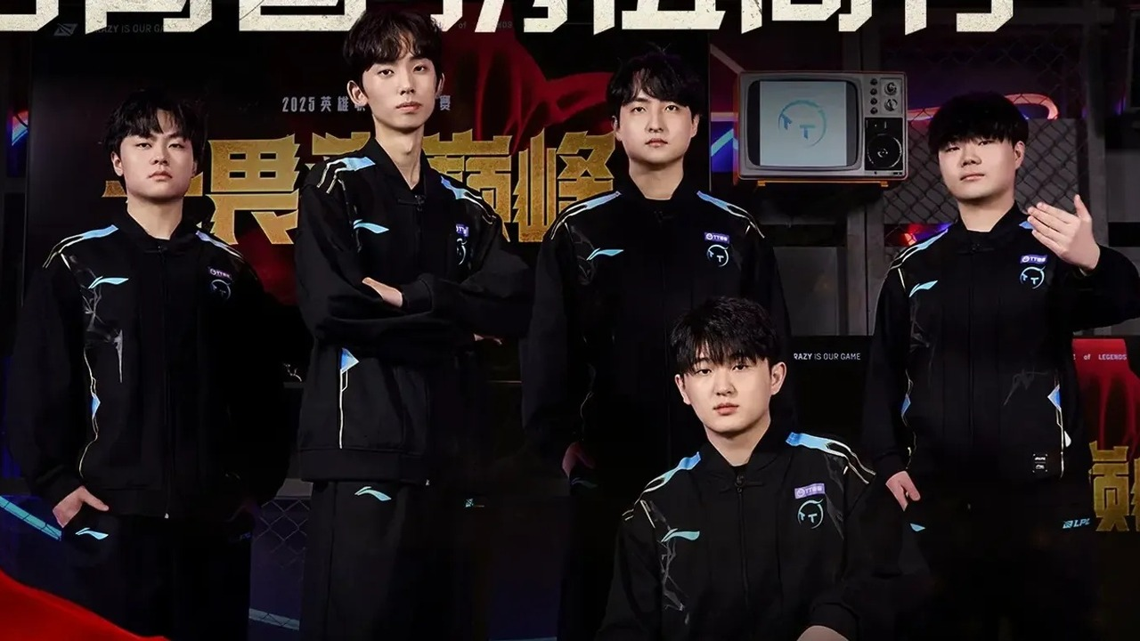 ThunderTalk Gaming players stand together in black team jackets